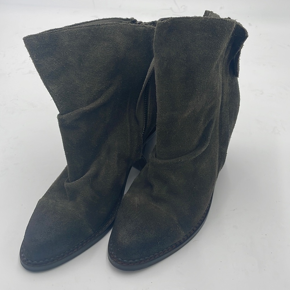 Sbicca leather ankle booties size 9